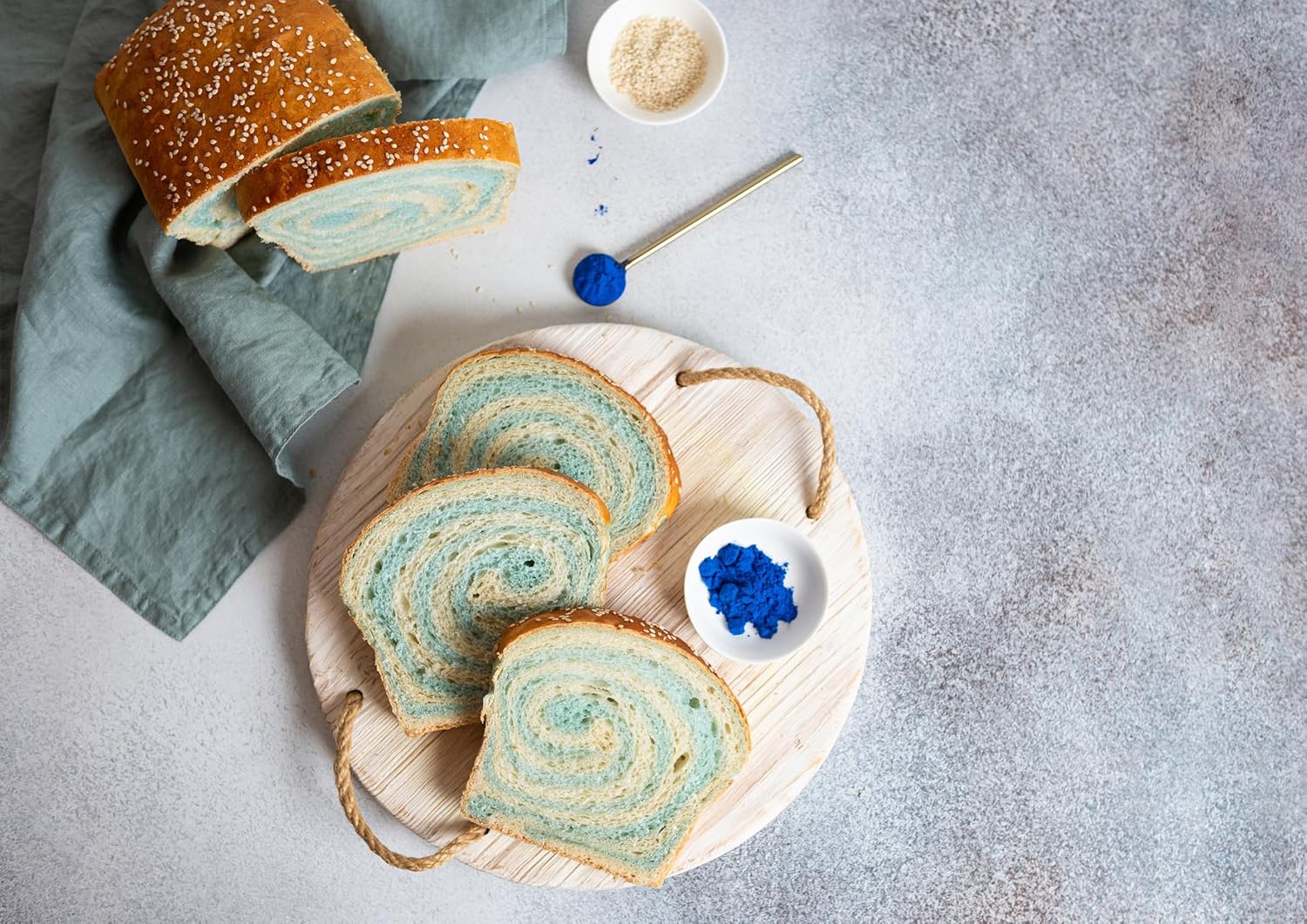 1.5 lb Raw Blue-Green Algae Extract Powder - Organic, Vegan, Non-Irradiated, Rich in Phycocyanin - Perfect for Smoothies, Juices, Shakes, Drinks, and Coloring