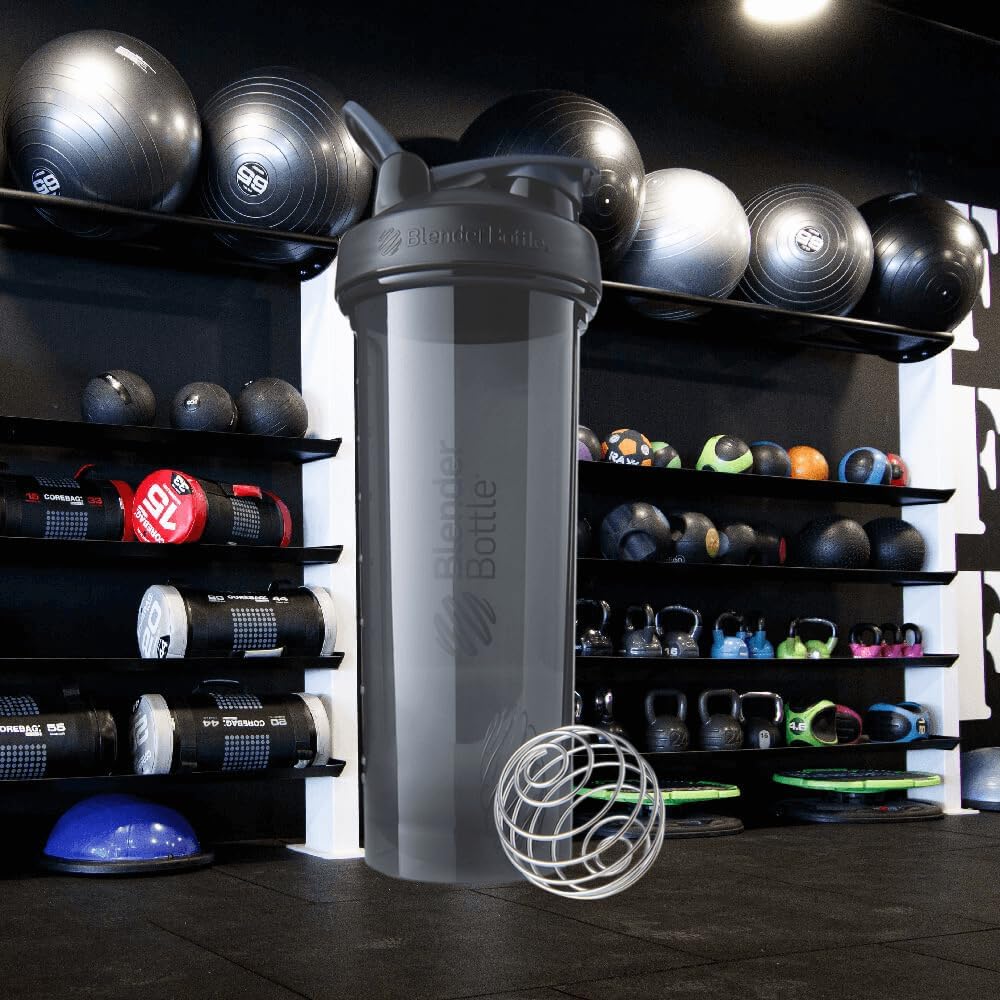 32-Ounce BlenderBottle Shaker Bottle Pro Series for Protein Shakes and Pre Workout - Black Color