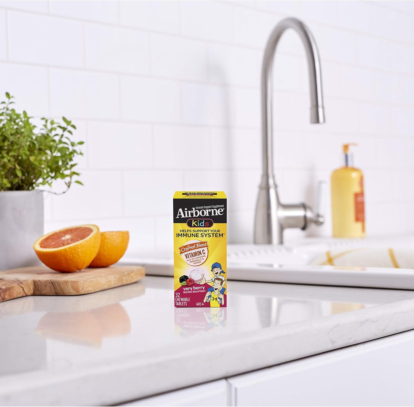 Airborne KIDS 500mg Vitamin C & Zinc Chewable Tablets - Immune Support with Antioxidant Vitamins A, C, & E - 32 Tablets, Very Berry Flavor