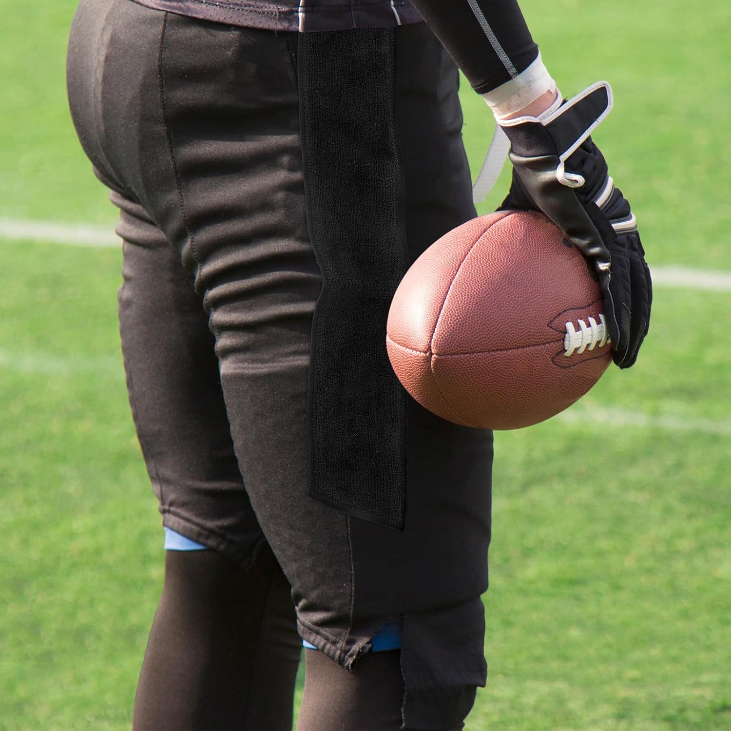 Fanfanwin Football Towel with Buttons - Thin Sports Towel for Drip Management - Football Accessories for Sports Players