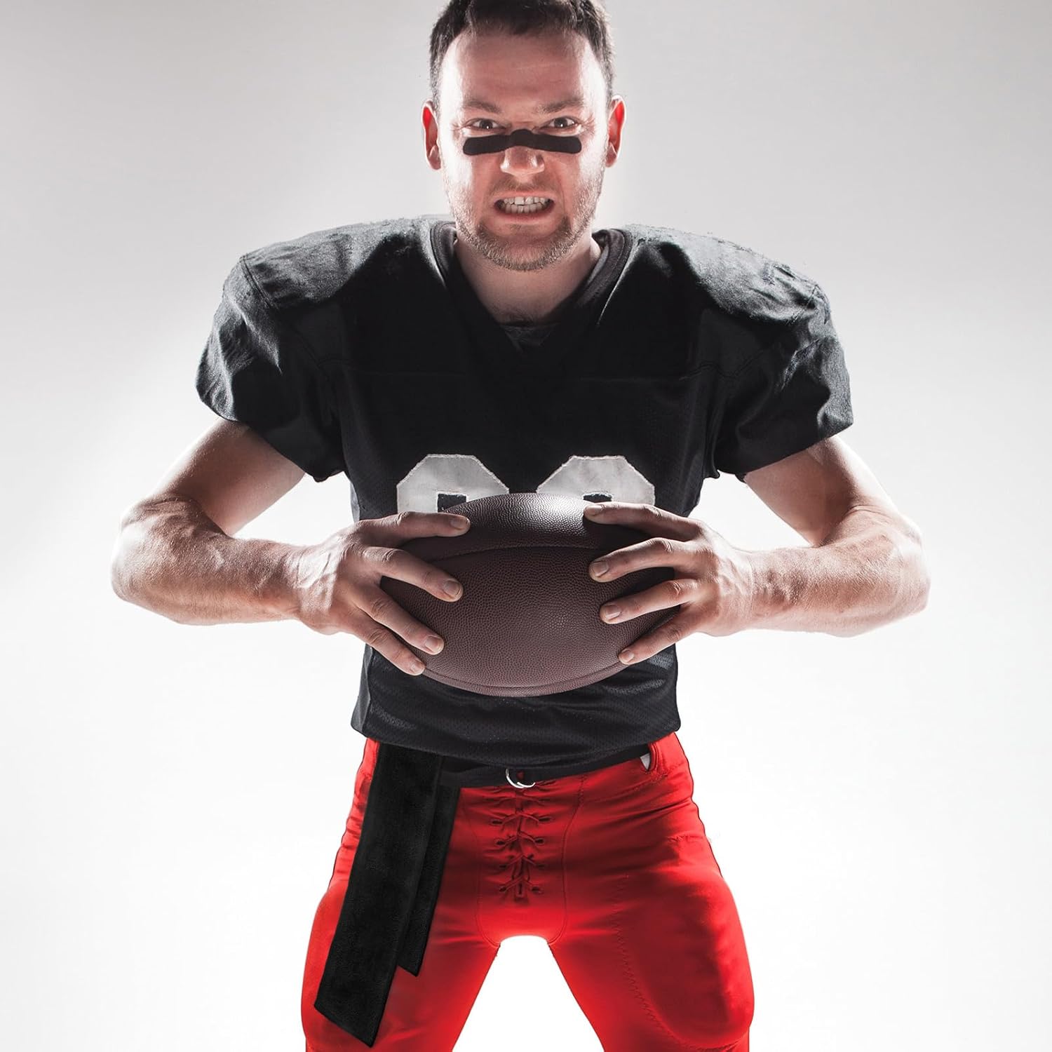 Fanfanwin Football Towel with Buttons - Thin Sports Towel for Drip Management - Football Accessories for Sports Players