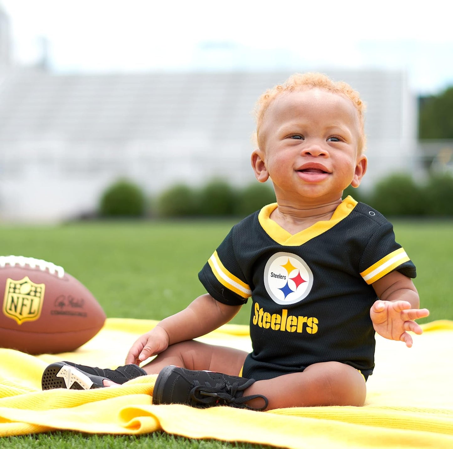 Gerber NFL Unisex Baby Team Jersey Bodysuit for NFL Fans