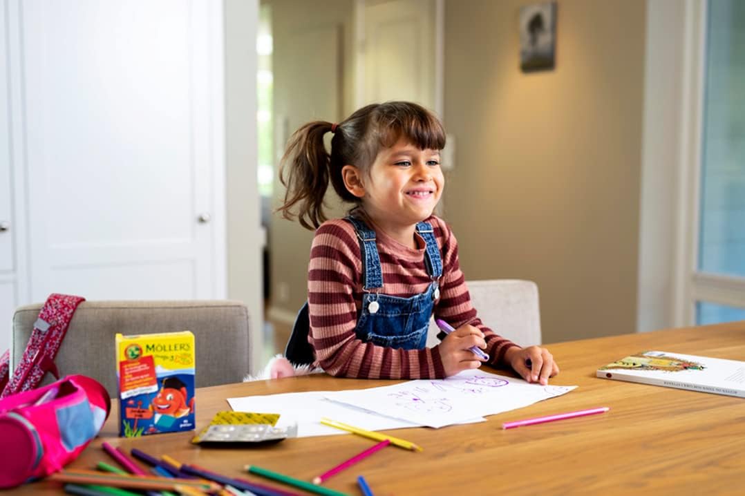 MÖLLER'S Omega 3 Fish Oil Capsules for Kids with DHA and EPA, Strawberry Flavor, 36ct - Gluten-Free and Easy to Chew