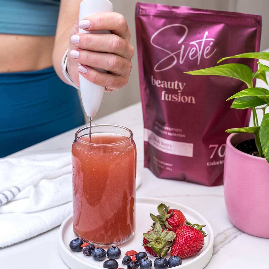 Sveté Women's Hydrolyzed Collagen Powder with Multi Beauty Superfood Ingredients - Hyaluronic Acid, Biotin, Vitamin C, Zinc, Probiotics, CoQ10 | Keto Protein | Berry Flavor (7 Single Serve Packets)