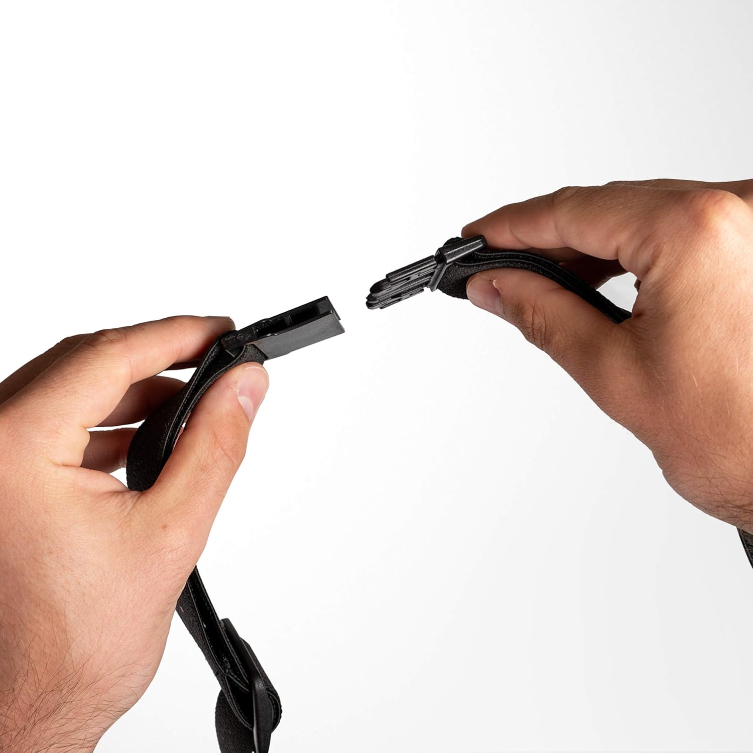 Unisex Back Bay Slim Running Belt with Phone Holder, Money Belt for Runners, Waist Bag Workout Gear, Fits All Phones, Running Gear Gift