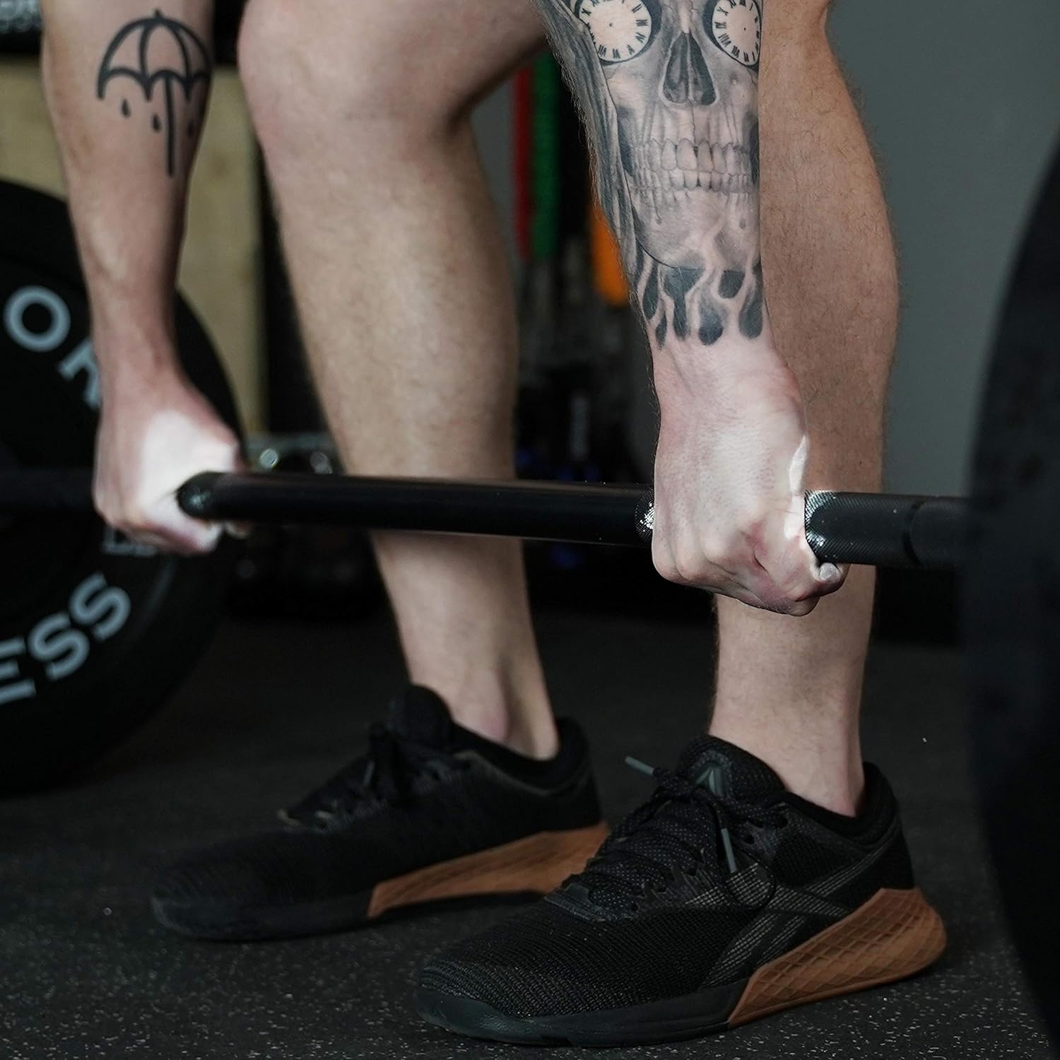 Valor Fitness CH-2 Gym Chalk for Enhanced Grip and Performance in Weightlifting, Rock Climbing, and Cross Training