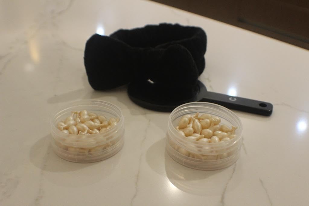 Skin Care Cream with Vitamin C and Hyaluronic Acid in Convenient Breakable Capsules