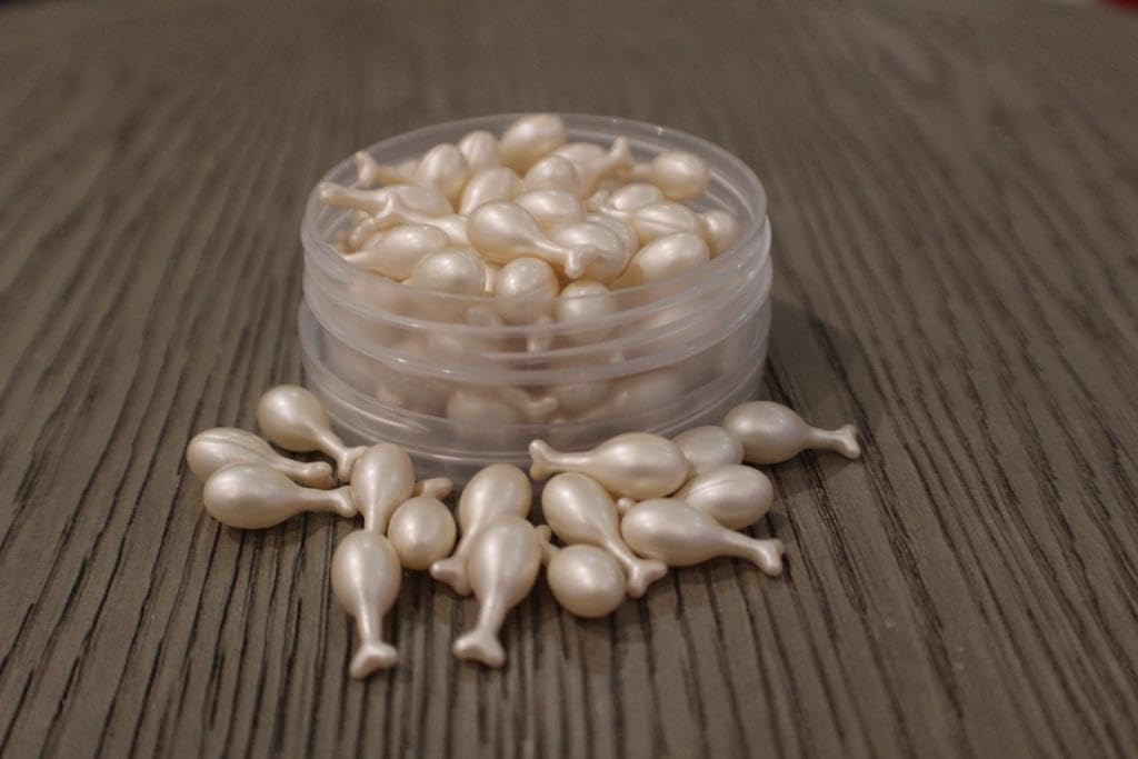 Skin Care Cream with Vitamin C and Hyaluronic Acid in Convenient Breakable Capsules