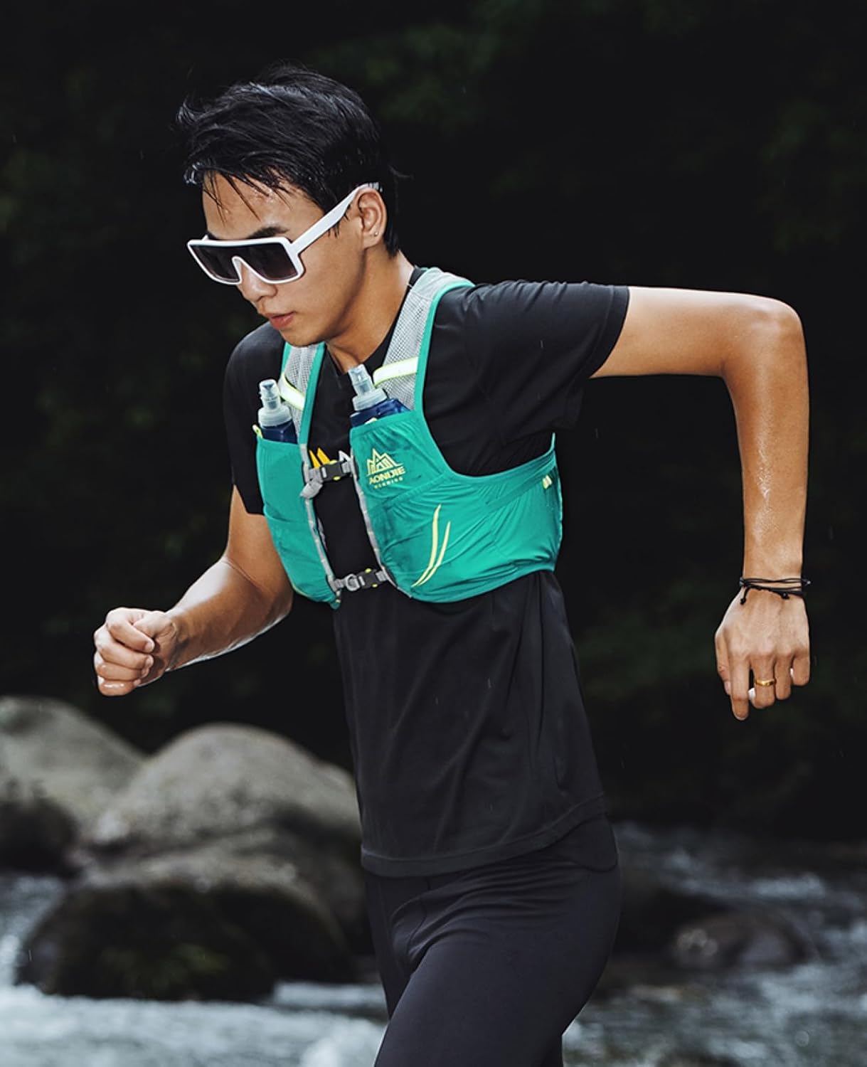 TRIWONDER Ultra Trail Running Hydration Vest Backpack 2.5L for Marathon Hiking Cycling - Lightweight Outdoor Daypack