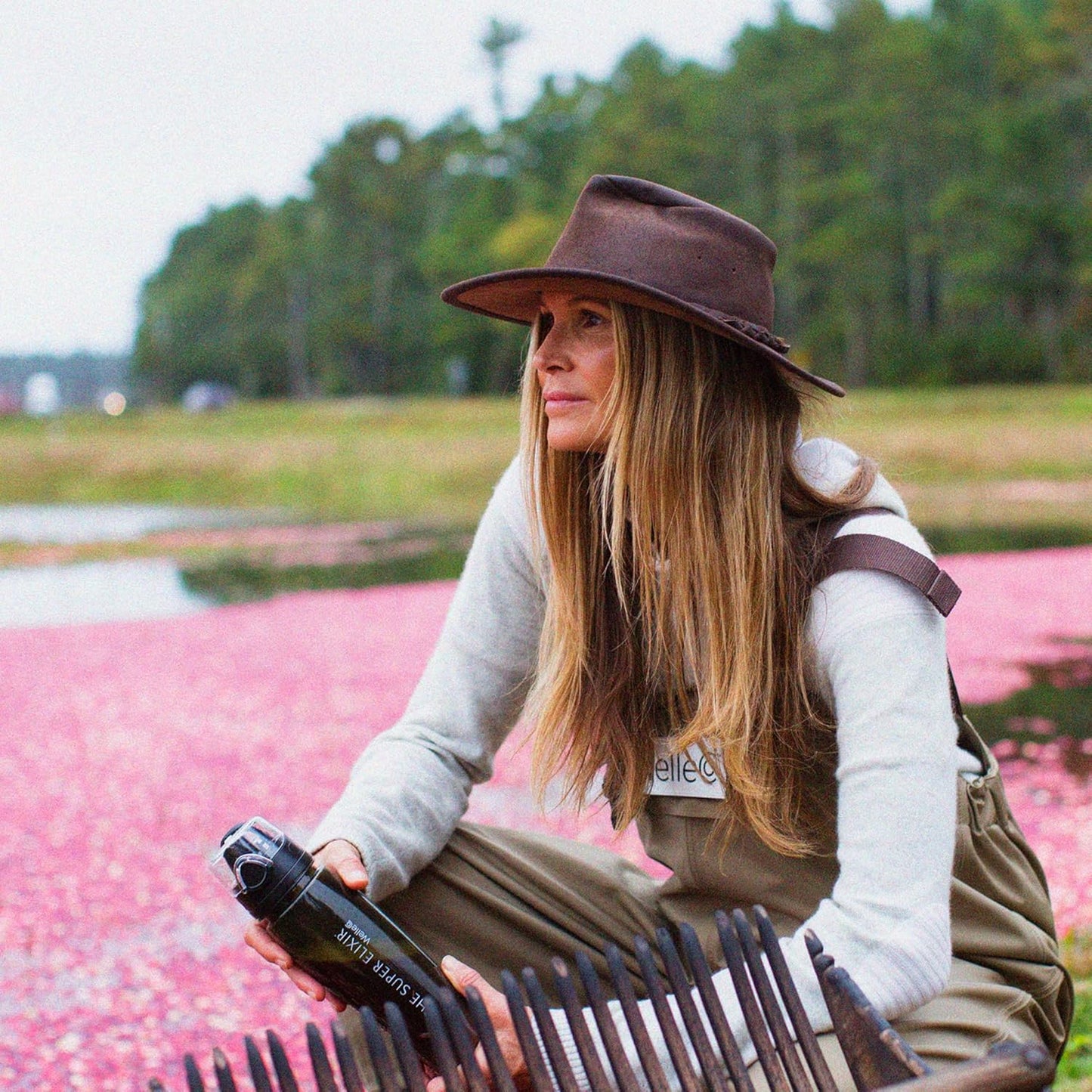 WelleCo Mixed Berry Super Elixir Daily Greens Powder: Probiotic Vegan Drink for Gut Health, Energy, Immunity, Skin, Hair, Nails