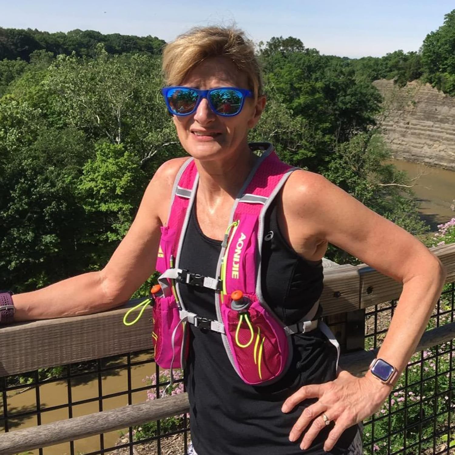 YAPJEB Hydration Running Vest 5.5L - Lightweight Water Backpack for Trail Marathon, Cycling, and Hiking - Outdoor Hydration Pack